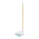 57024 / Recogedor plástico con bastón de madera, Klintek