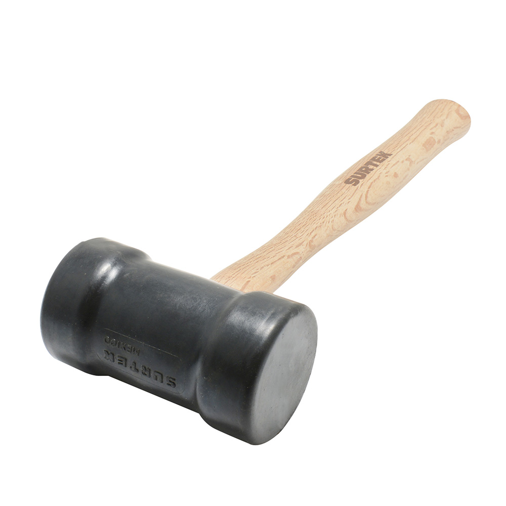 Mazo con cabeza de hule negro con mango de madera de 12", 8 oz, Surtek