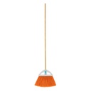 57052 / Escoba grande tipo abanico, cerdas de PVC, bastón de madera, Klintek
